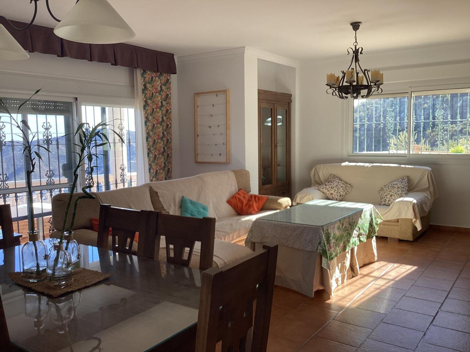 Сasa de vacaciones Casa Chalet Montes De