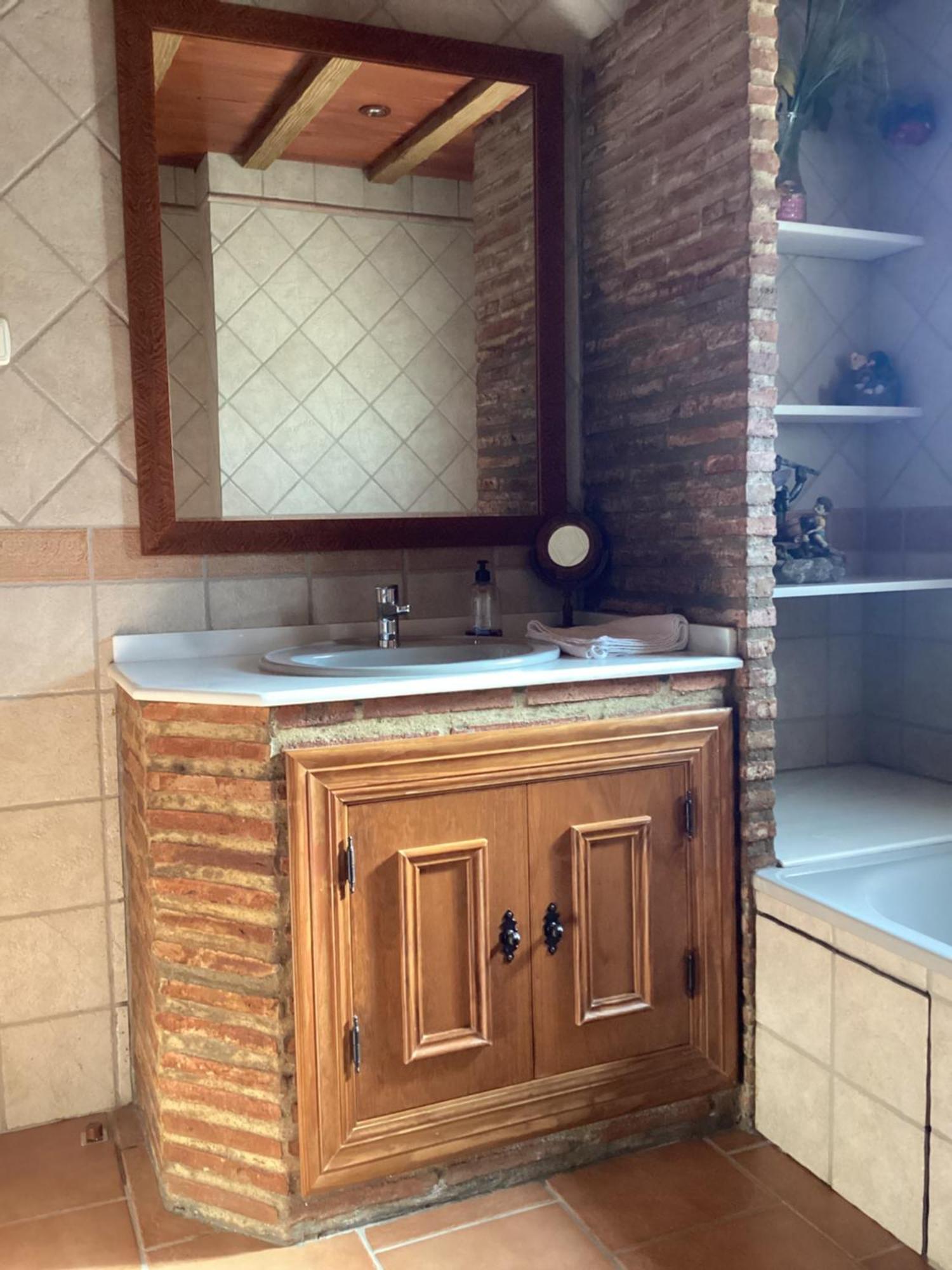 Casa Chalet Montes De * Málaga